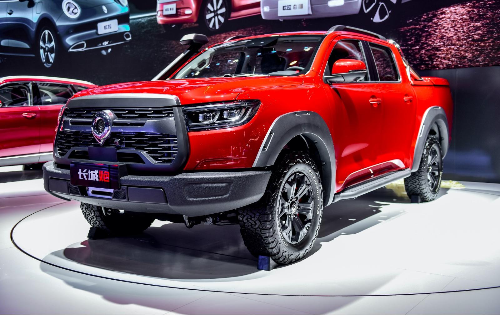 es体育直播：ES体育全景直播：第一手赛场直击